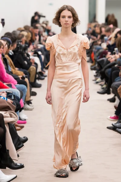 Look 28